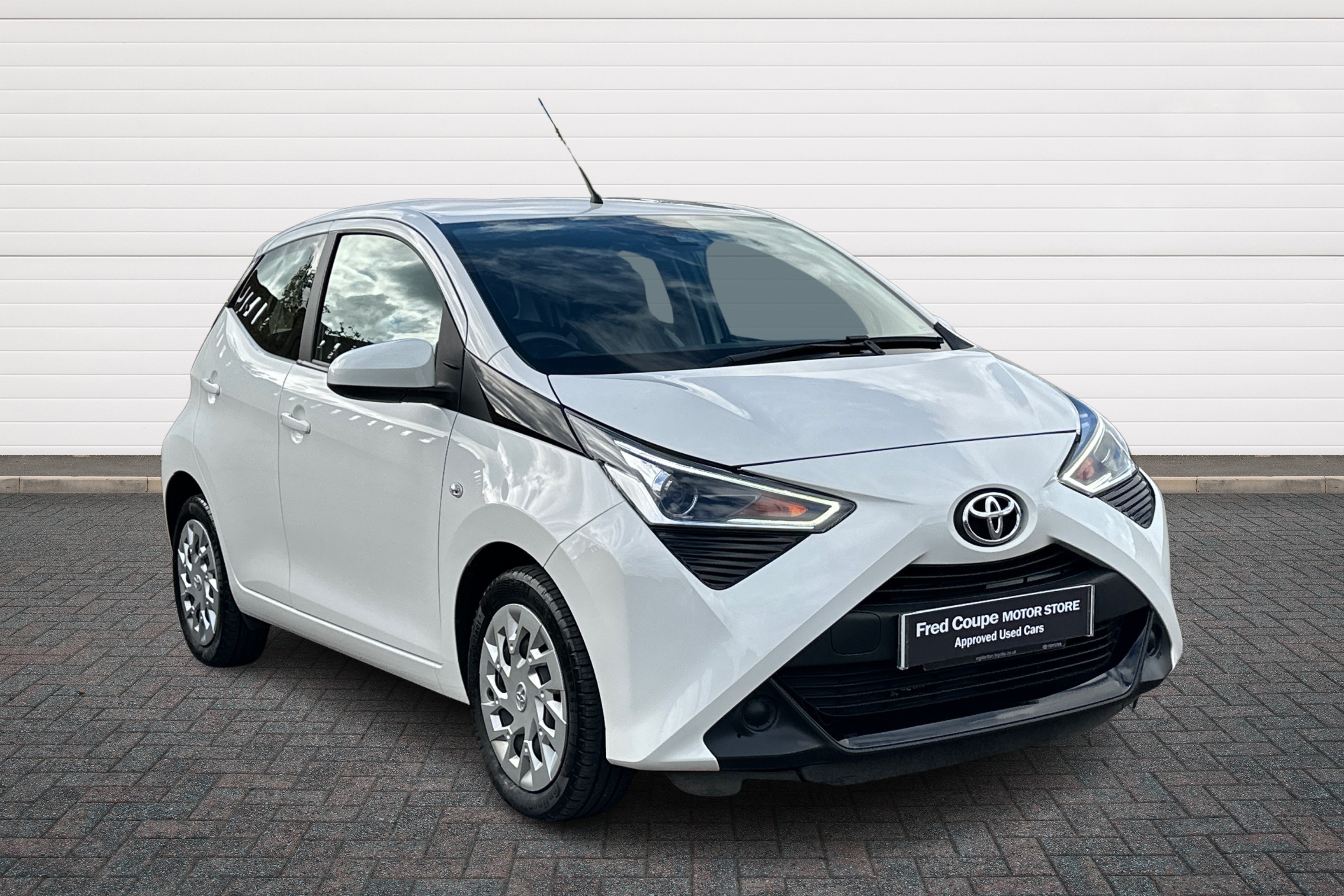 Main listing image - Toyota Aygo