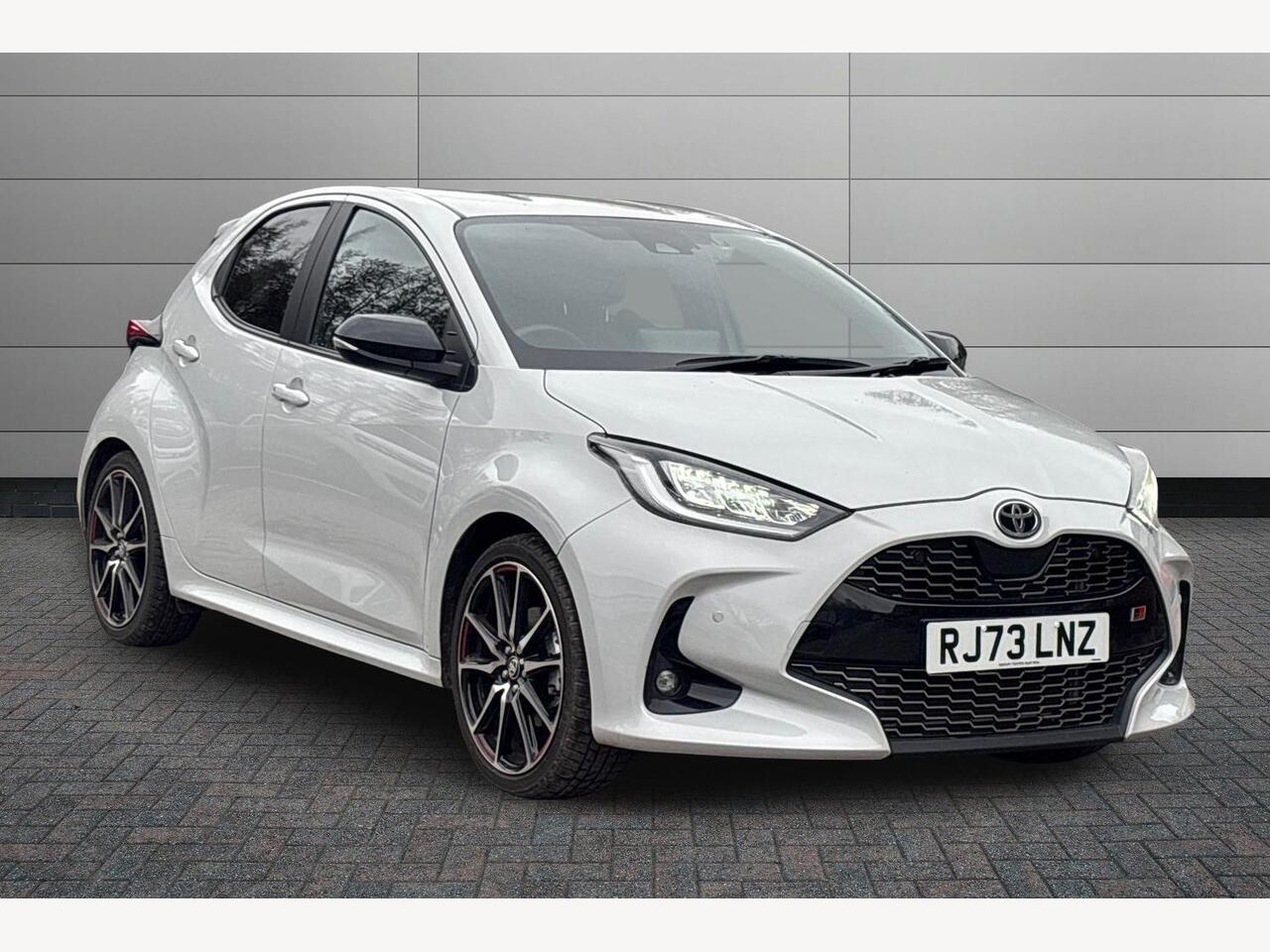Main listing image - Toyota Yaris