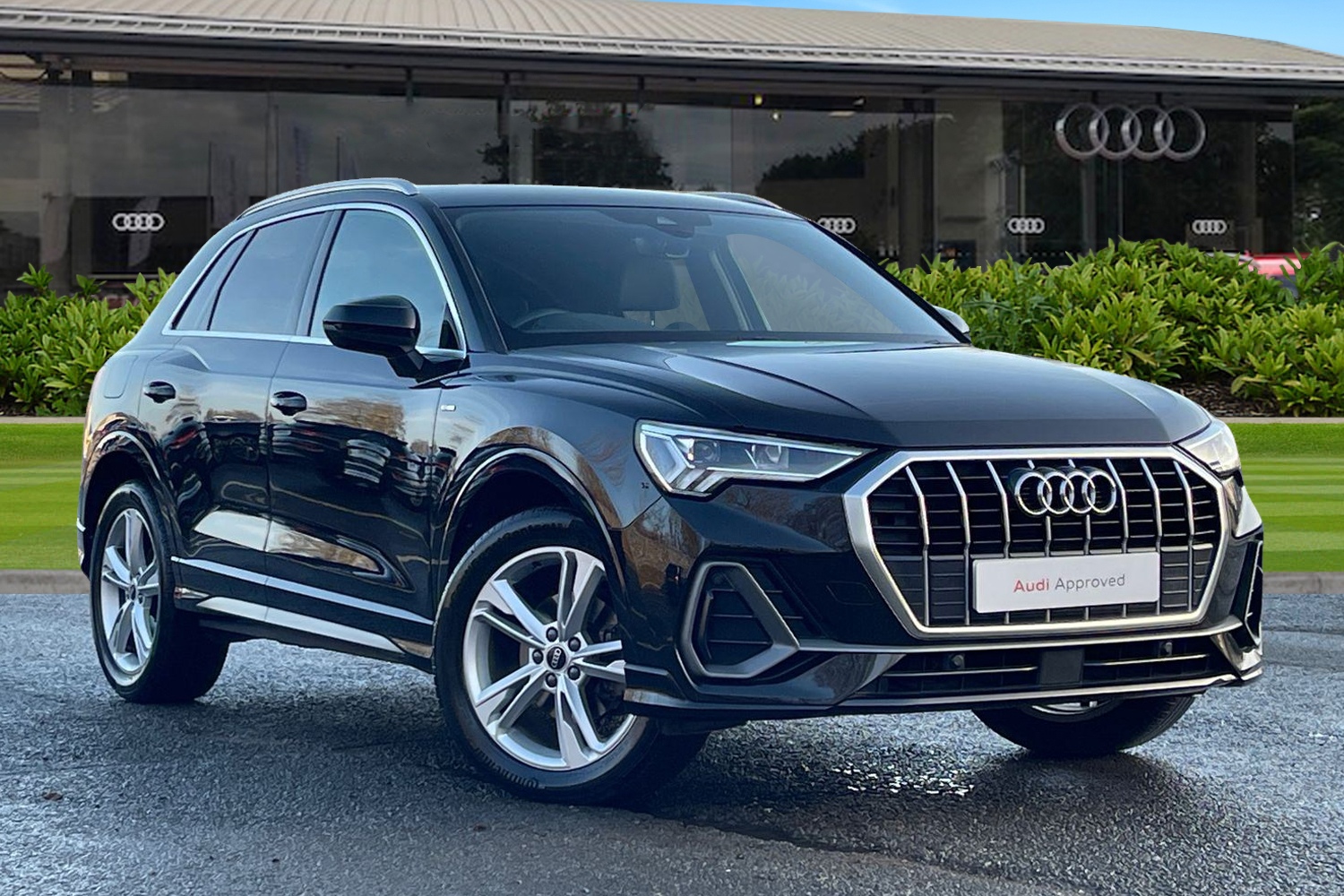 Main listing image - Audi Q3