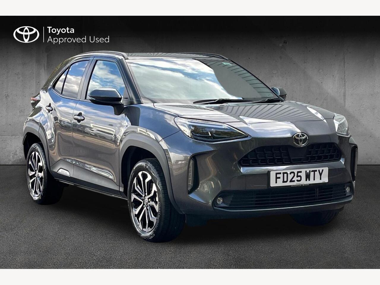 Main listing image - Toyota Yaris Cross