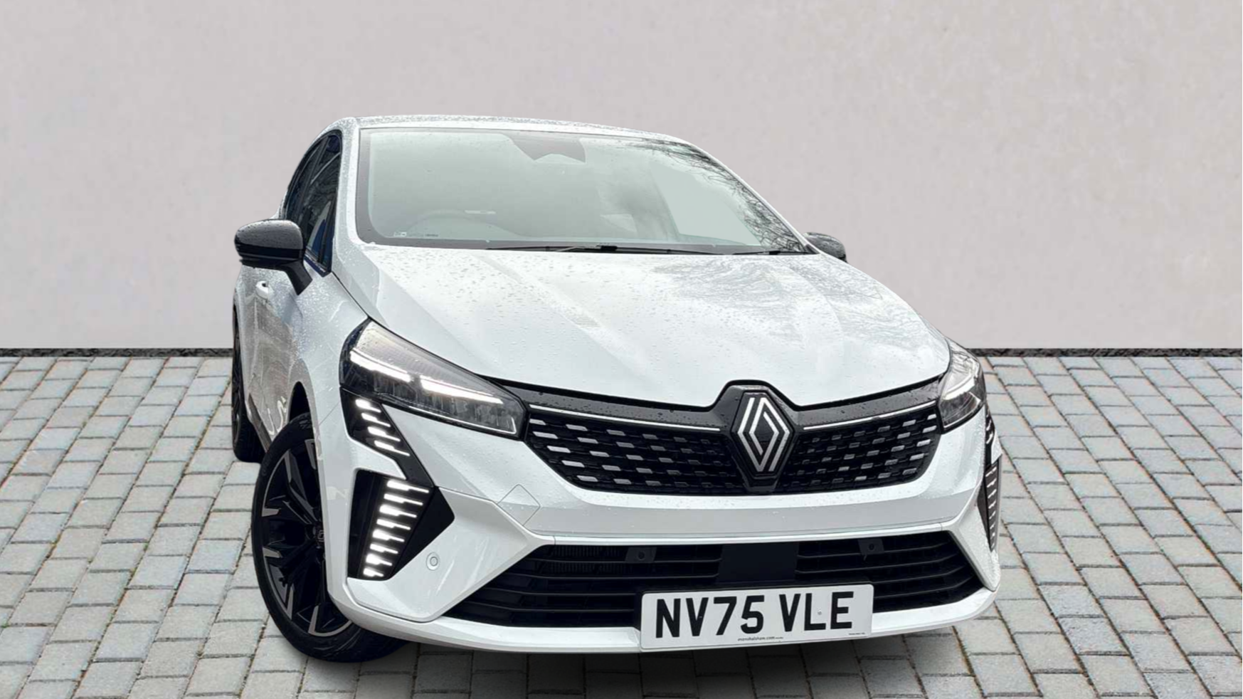 Main listing image - Renault Clio