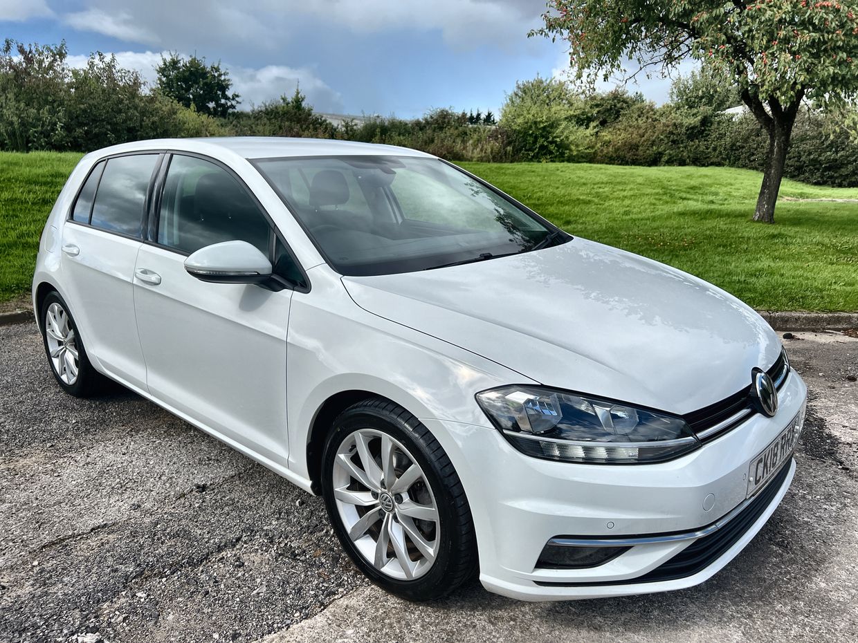 Main listing image - Volkswagen Golf