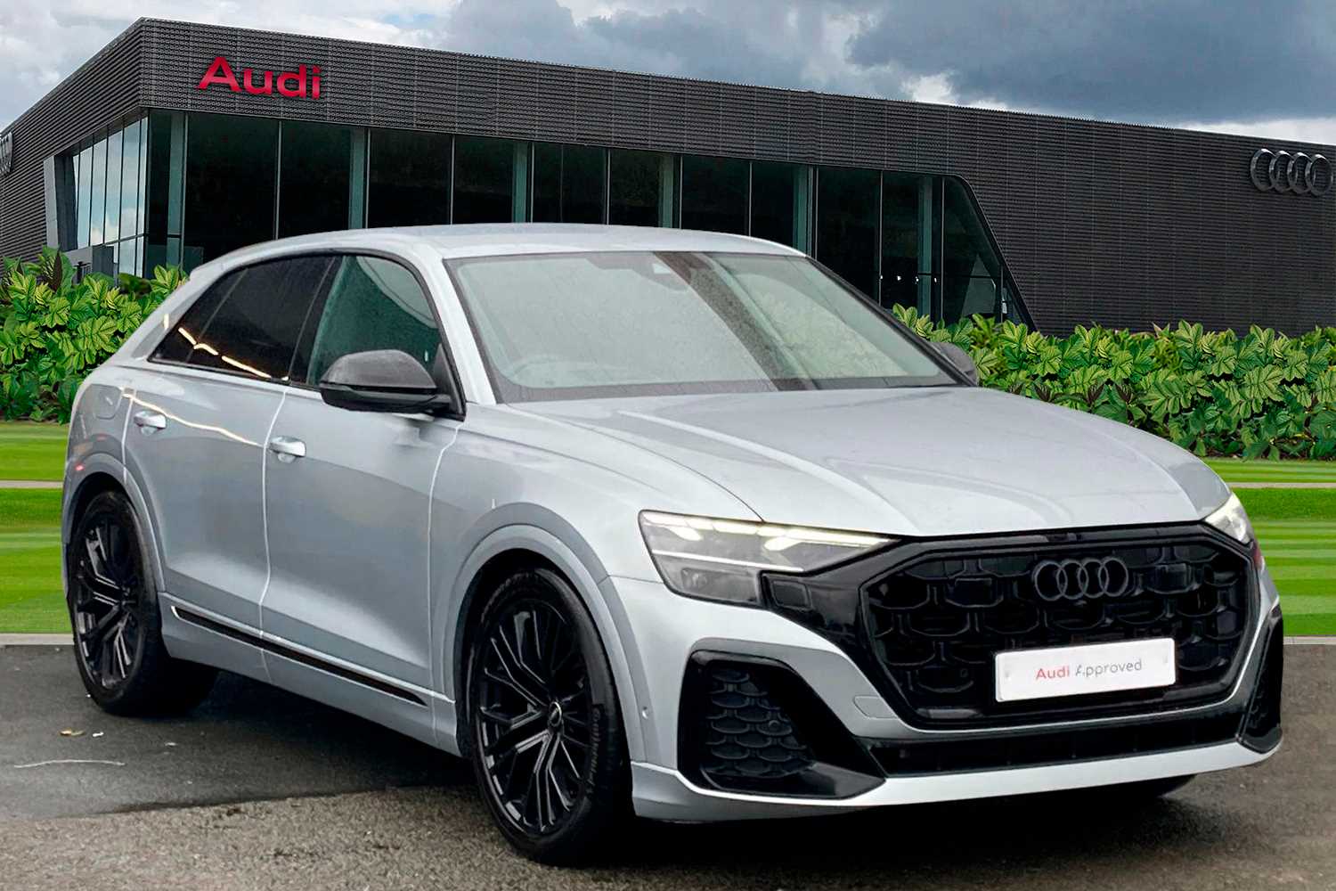 Main listing image - Audi Q8