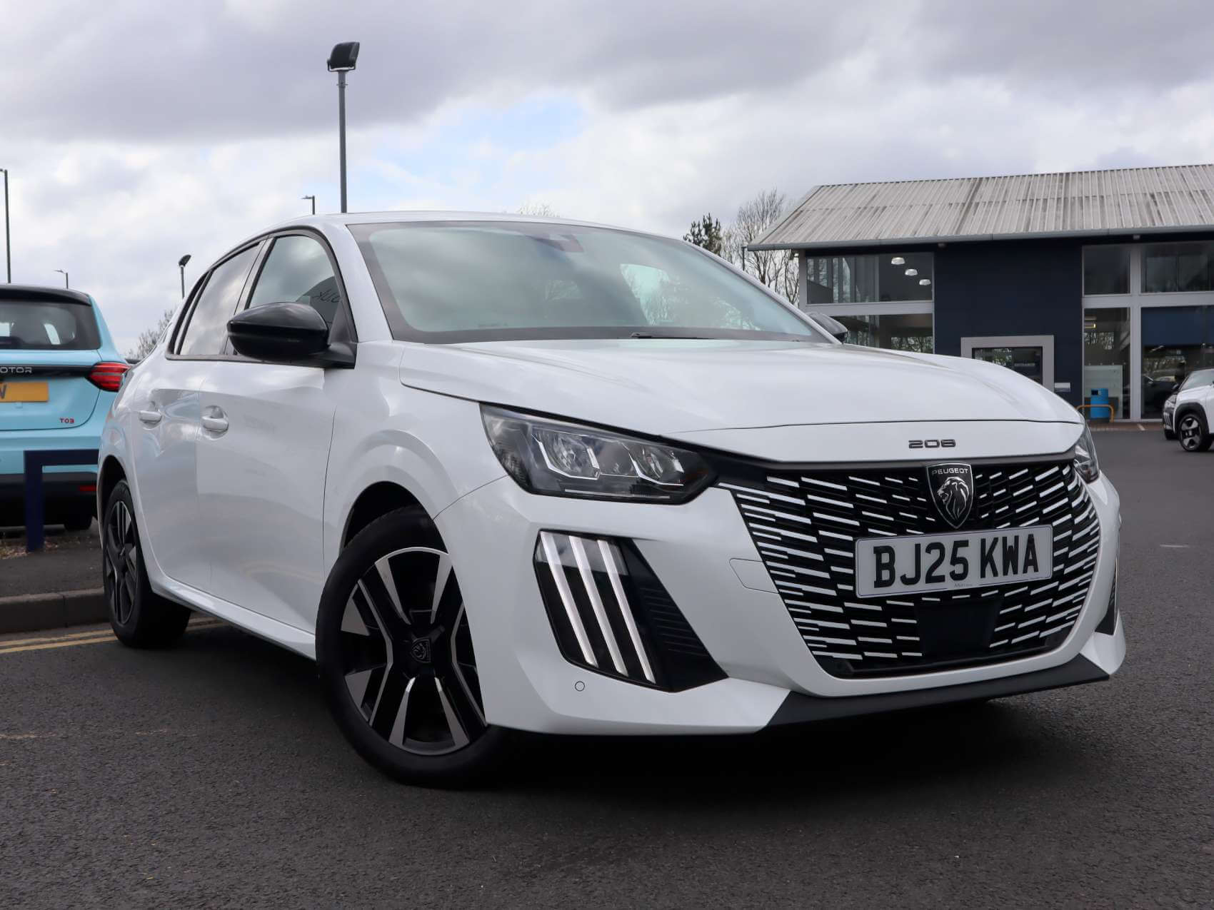 Main listing image - Peugeot 208