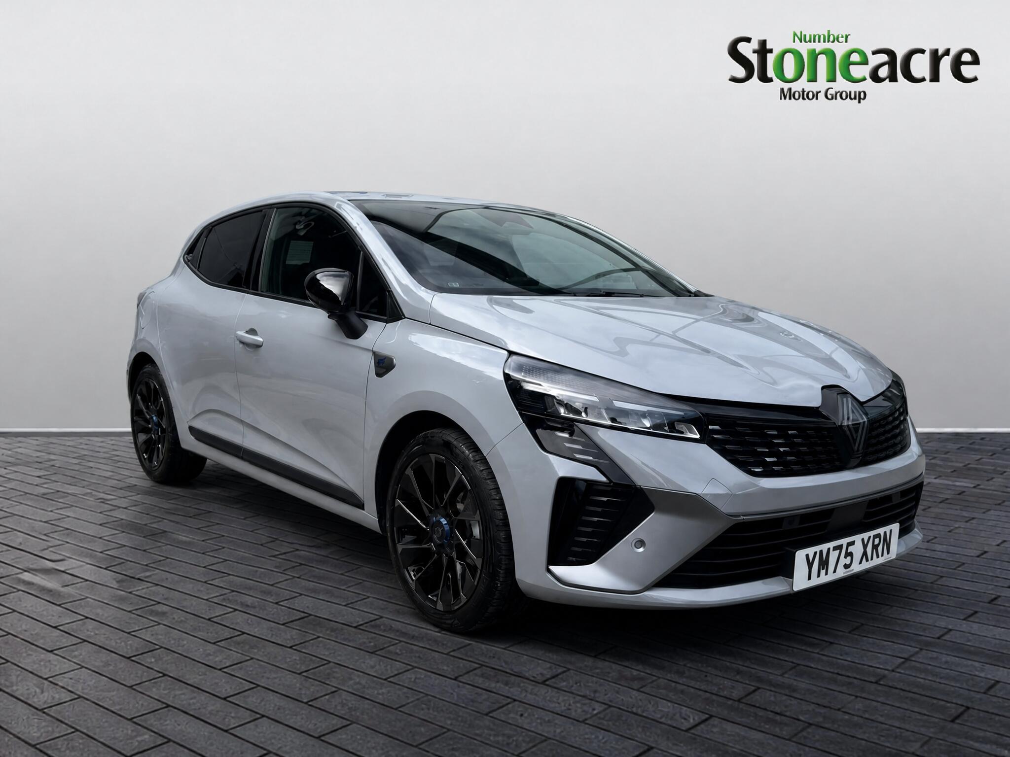 Main listing image - Renault Clio