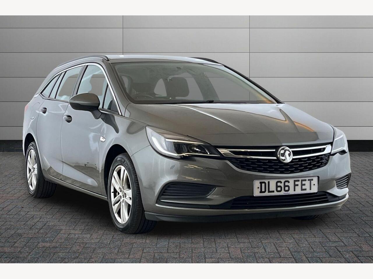 Main listing image - Vauxhall Astra