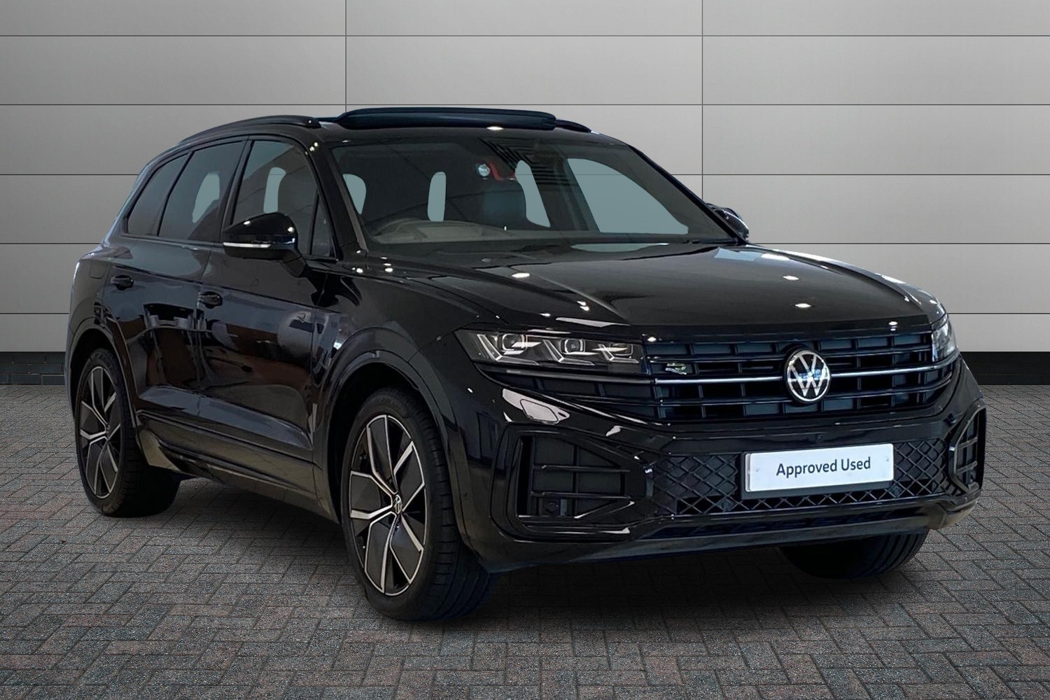 Main listing image - Volkswagen Touareg