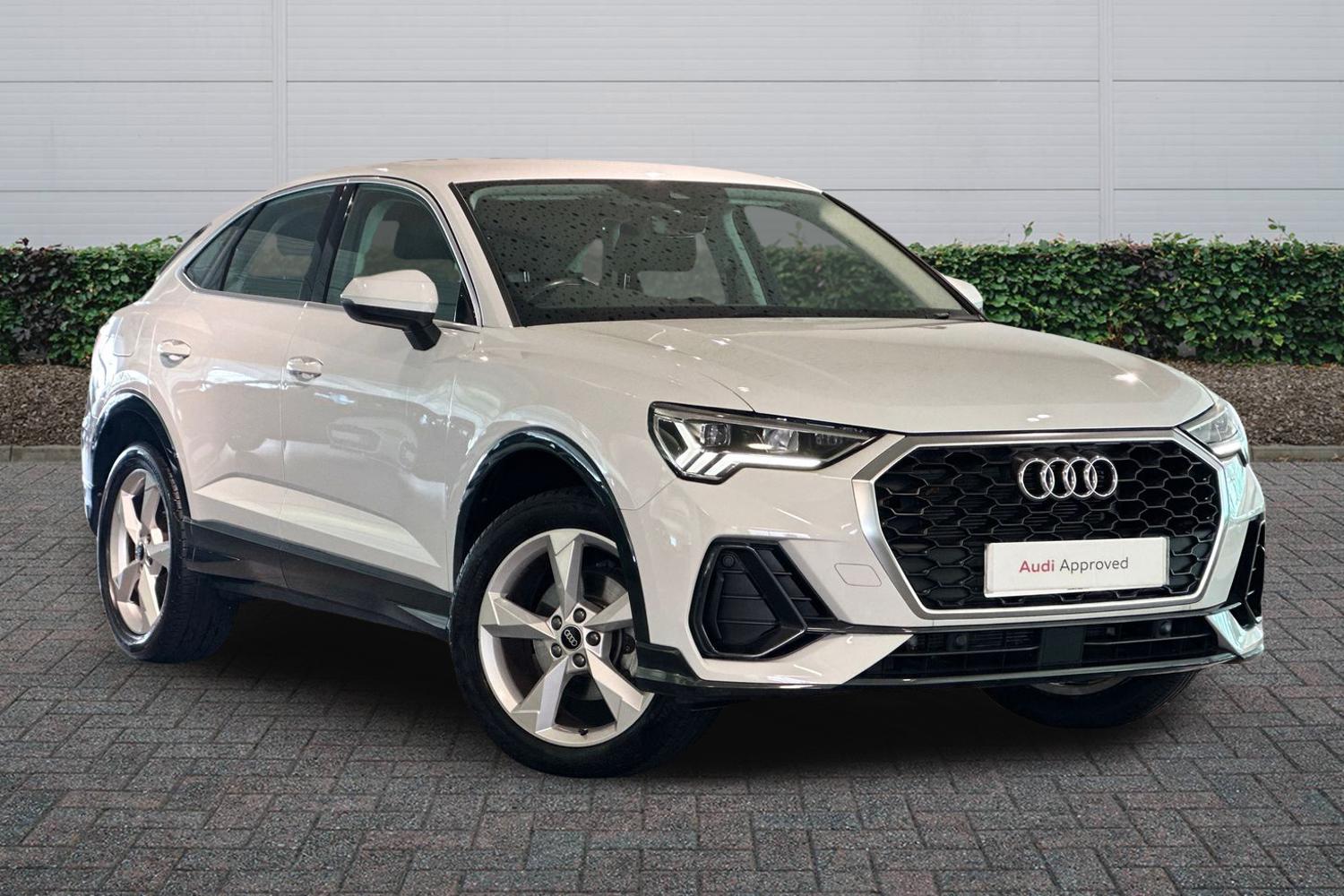 Main listing image - Audi Q3