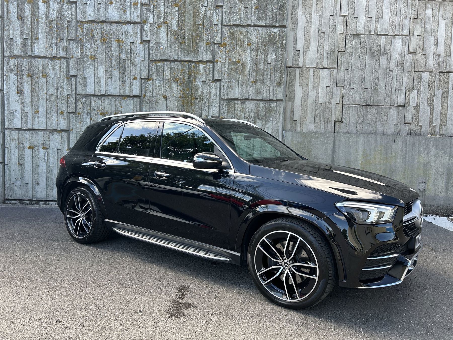 Main listing image - Mercedes-Benz GLE