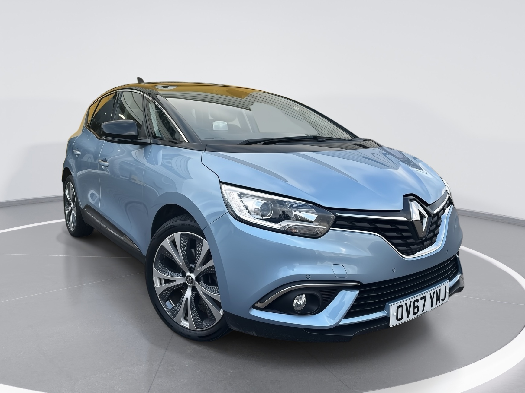 Main listing image - Renault Scenic