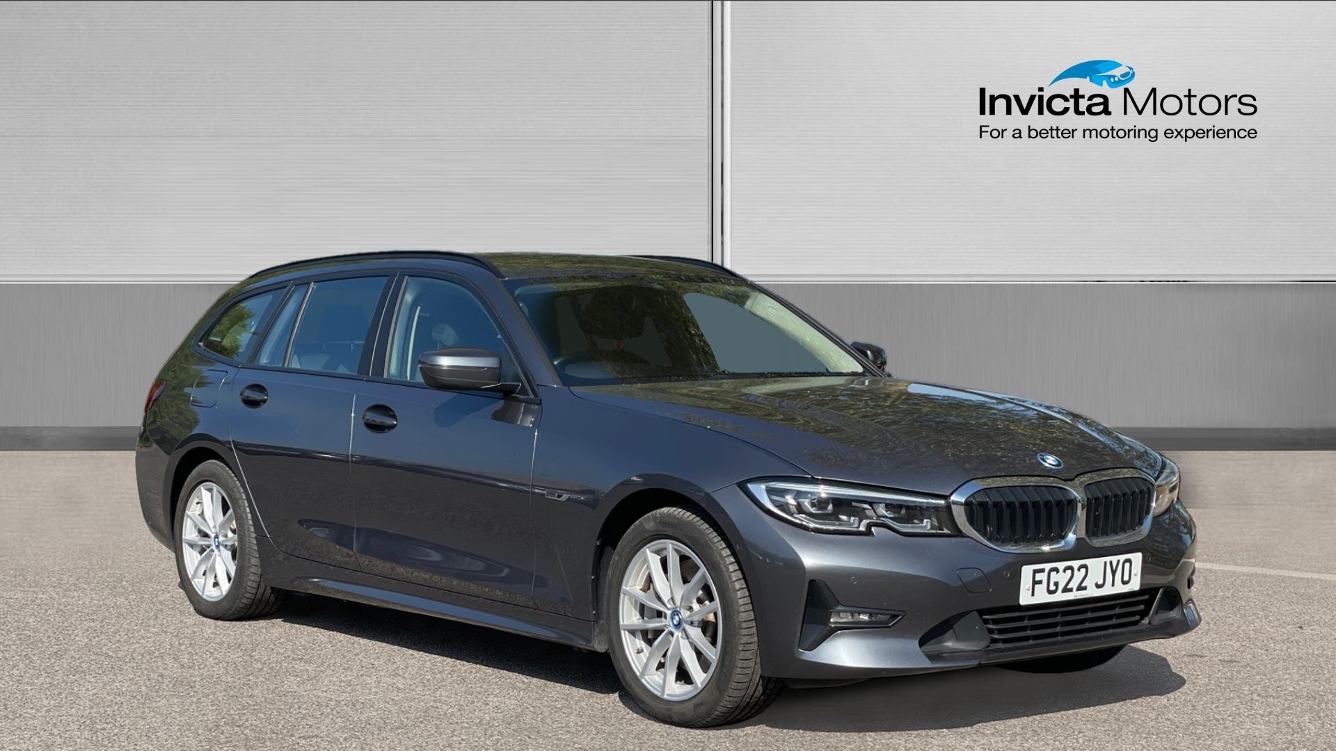 Main listing image - BMW 3 Series Touring