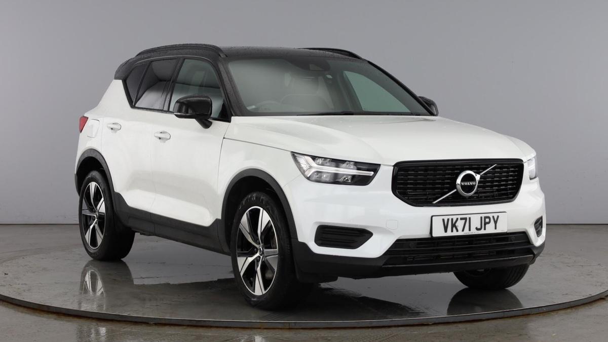 Main listing image - Volvo XC40 Recharge
