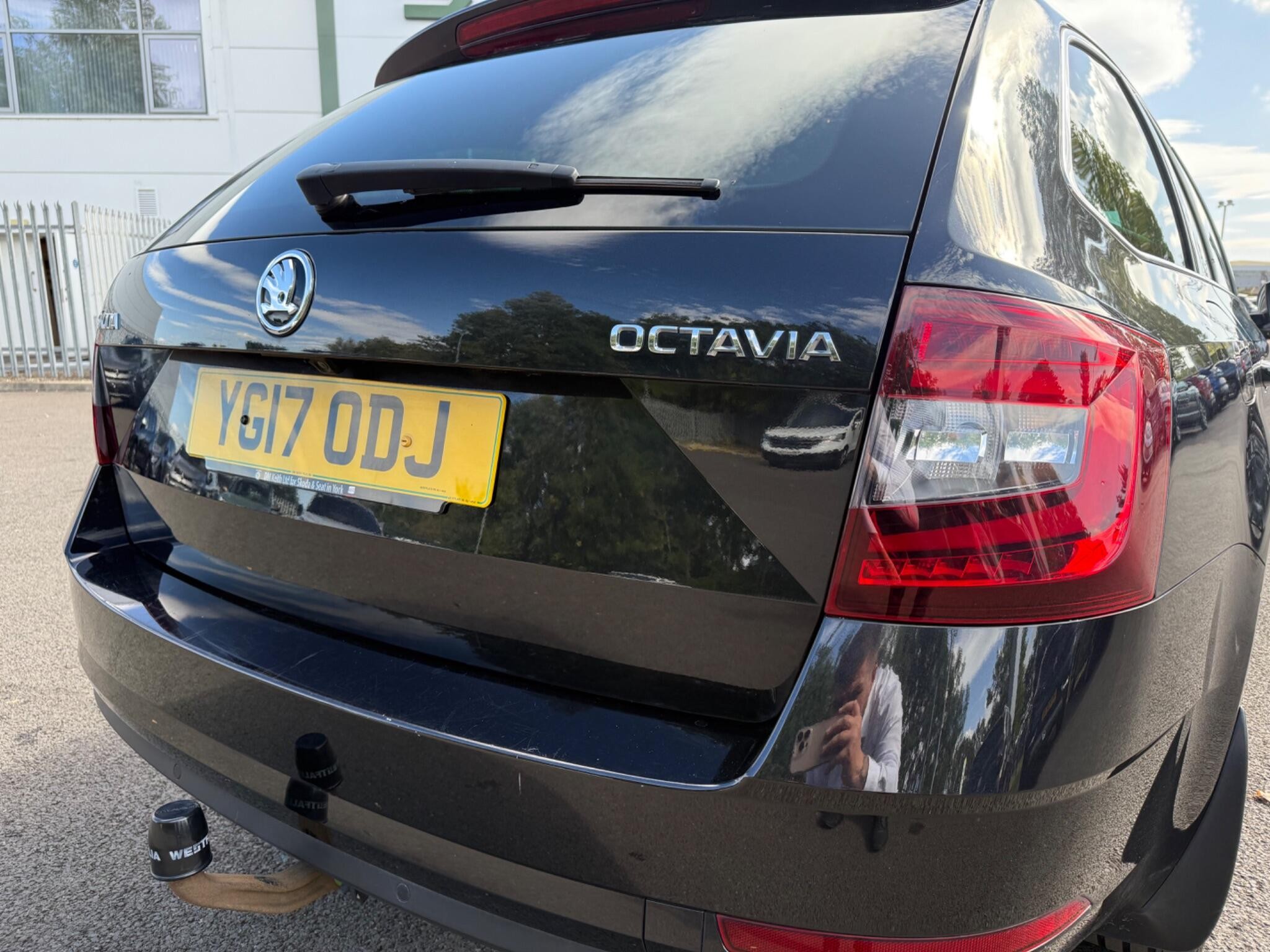 Main listing image - Skoda Octavia Estate