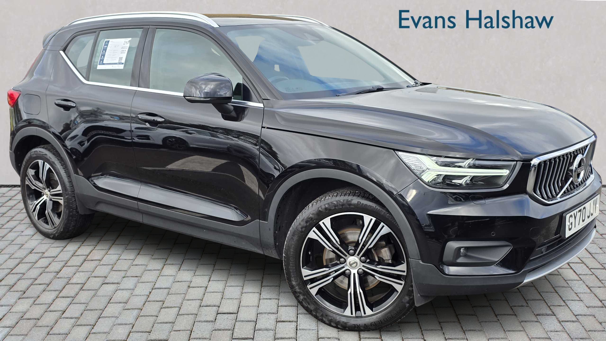 Main listing image - Volvo XC40