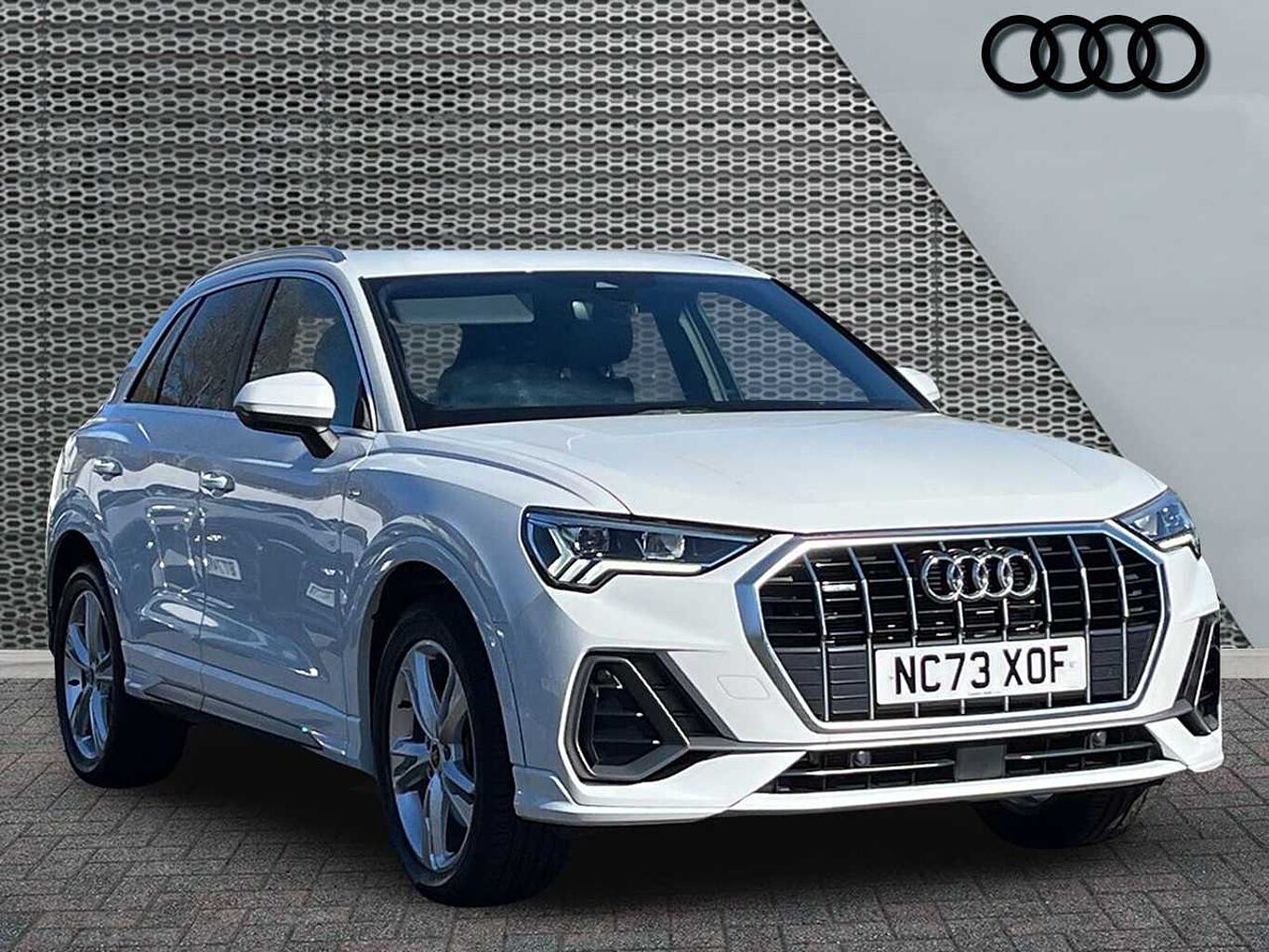 Main listing image - Audi Q3