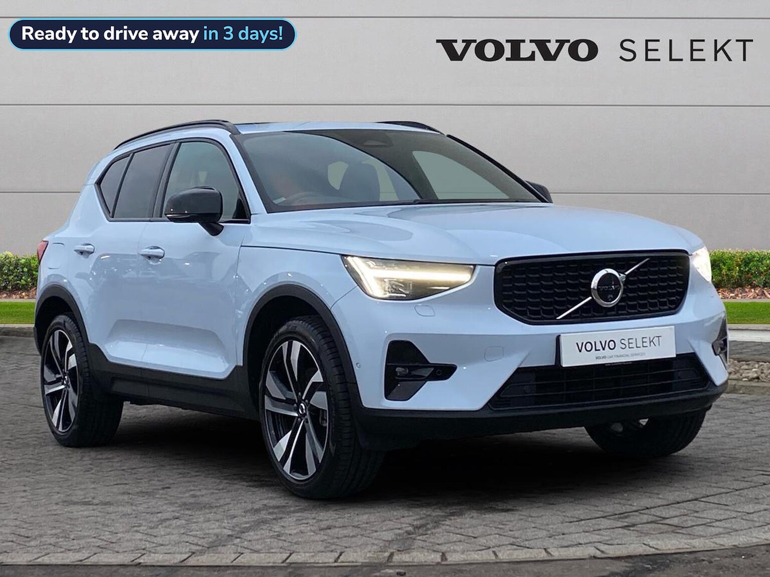 Main listing image - Volvo XC40