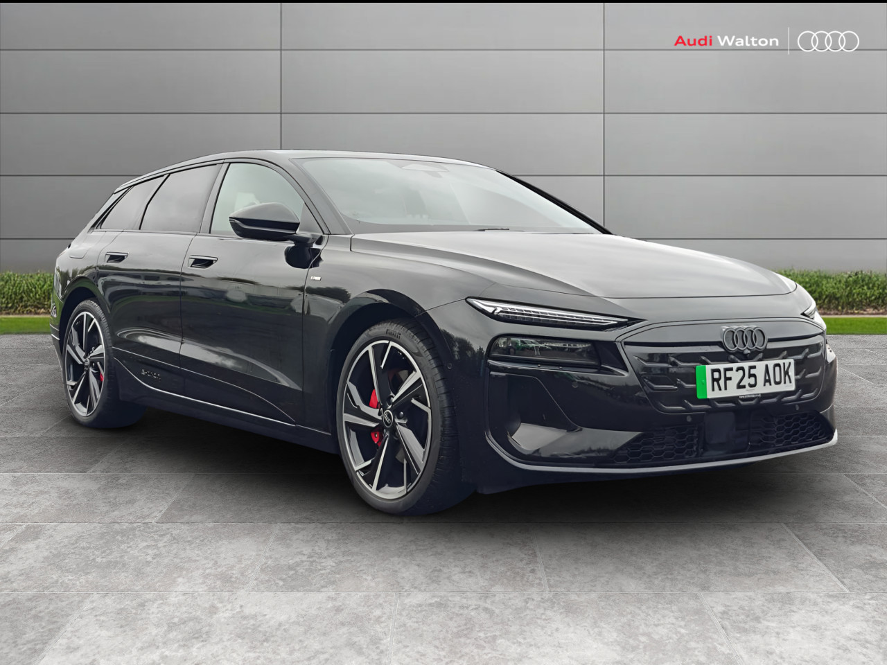 Main listing image - Audi e-tron