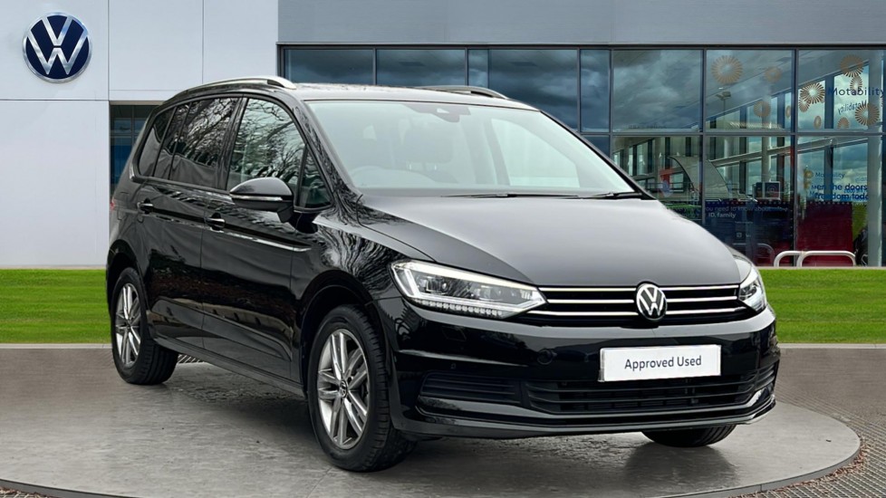 Main listing image - Volkswagen Touran