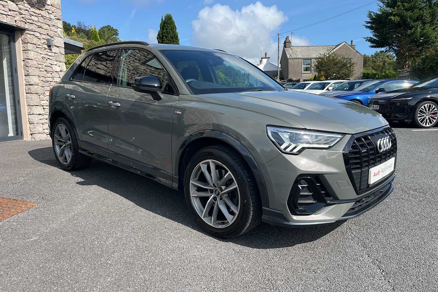 Main listing image - Audi Q3