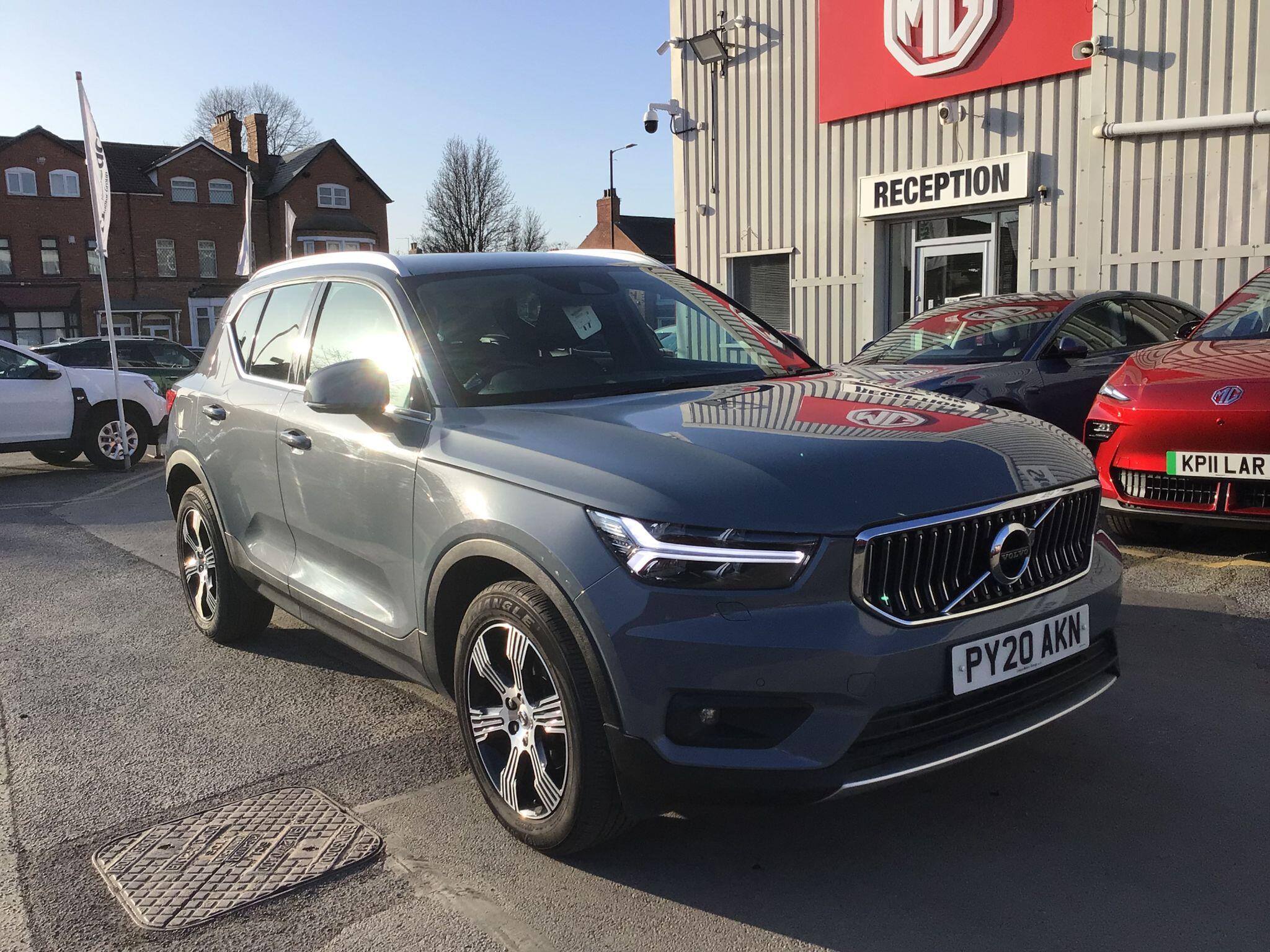 Main listing image - Volvo XC40