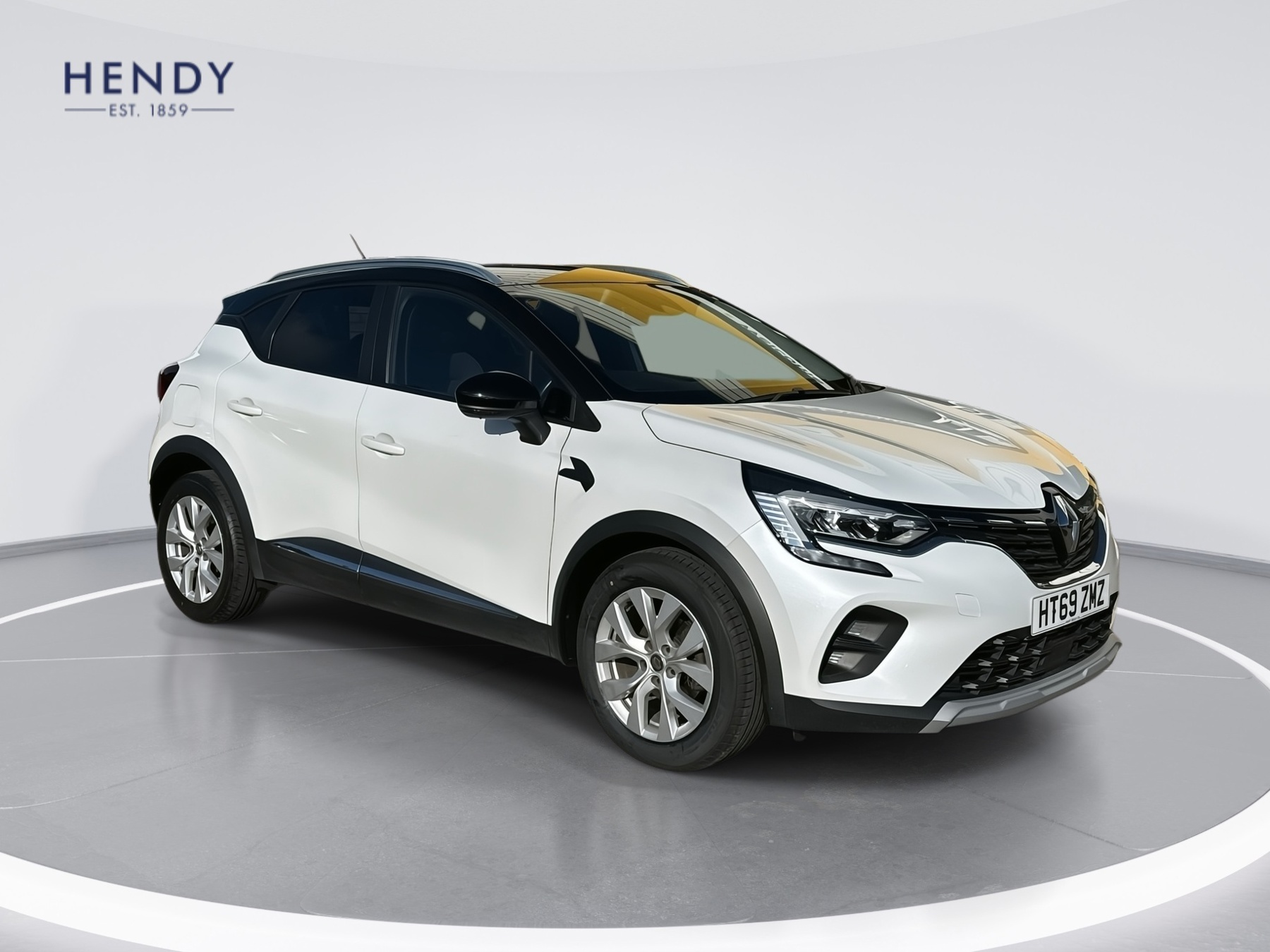 Main listing image - Renault Captur