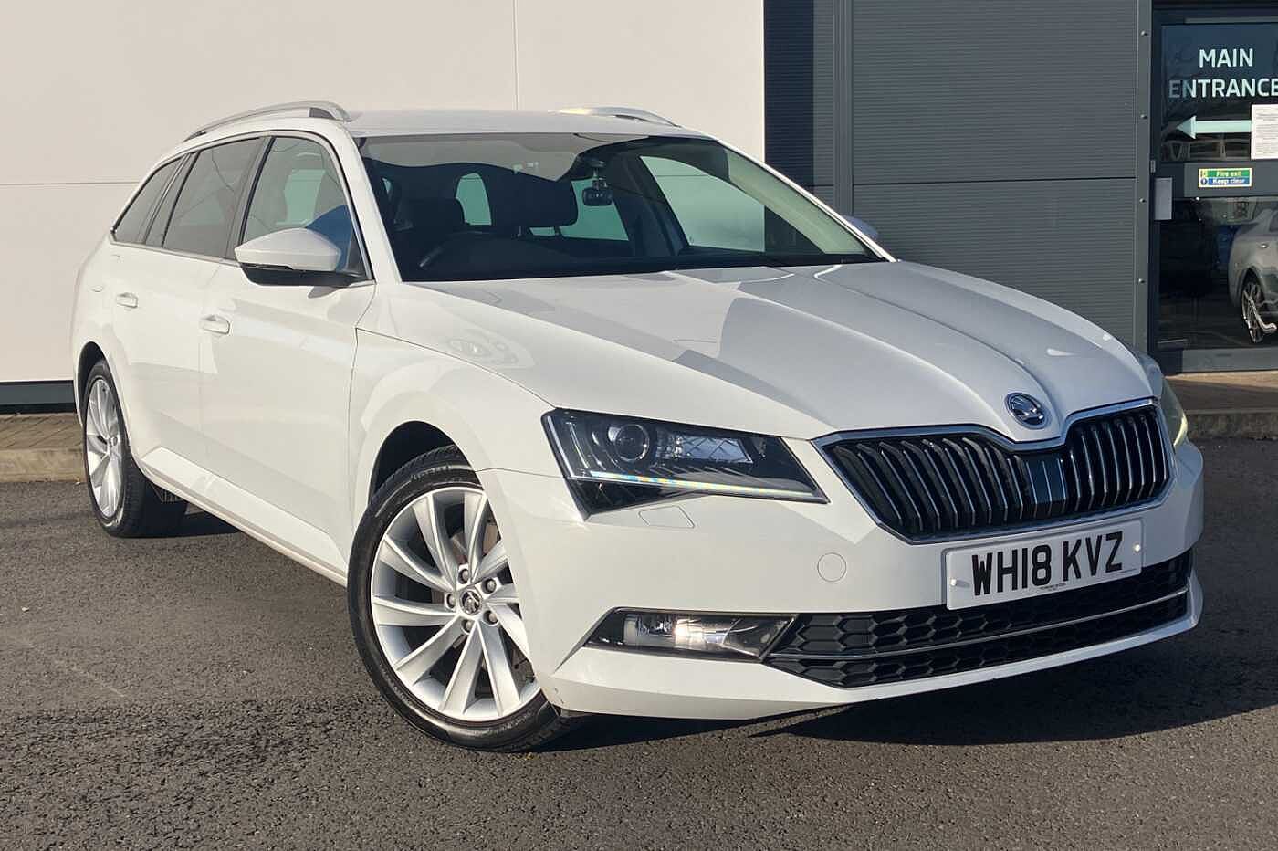 Main listing image - Skoda Superb Estate