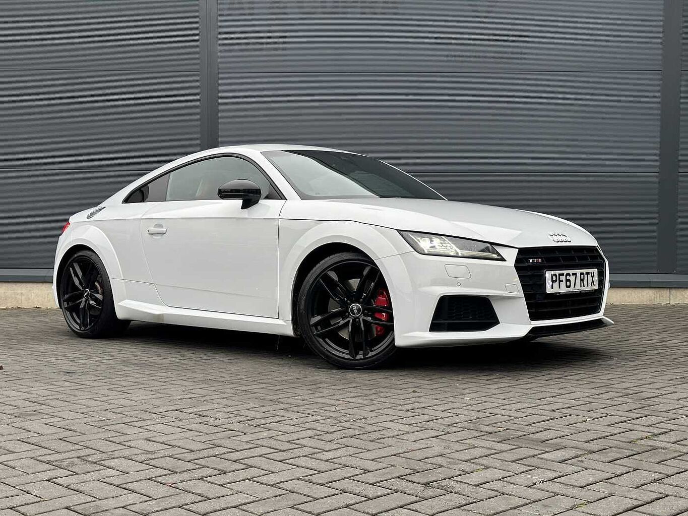 Main listing image - Audi TT S