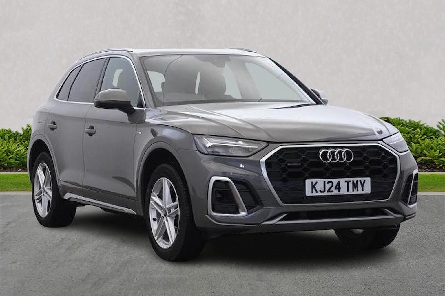 Main listing image - Audi Q5