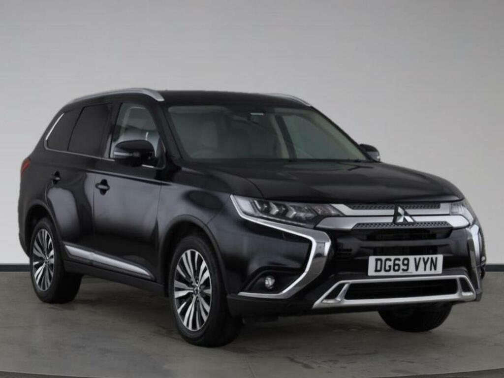 Main listing image - Mitsubishi Outlander