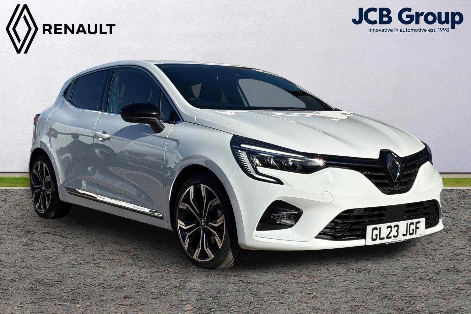 Main listing image - Renault Clio