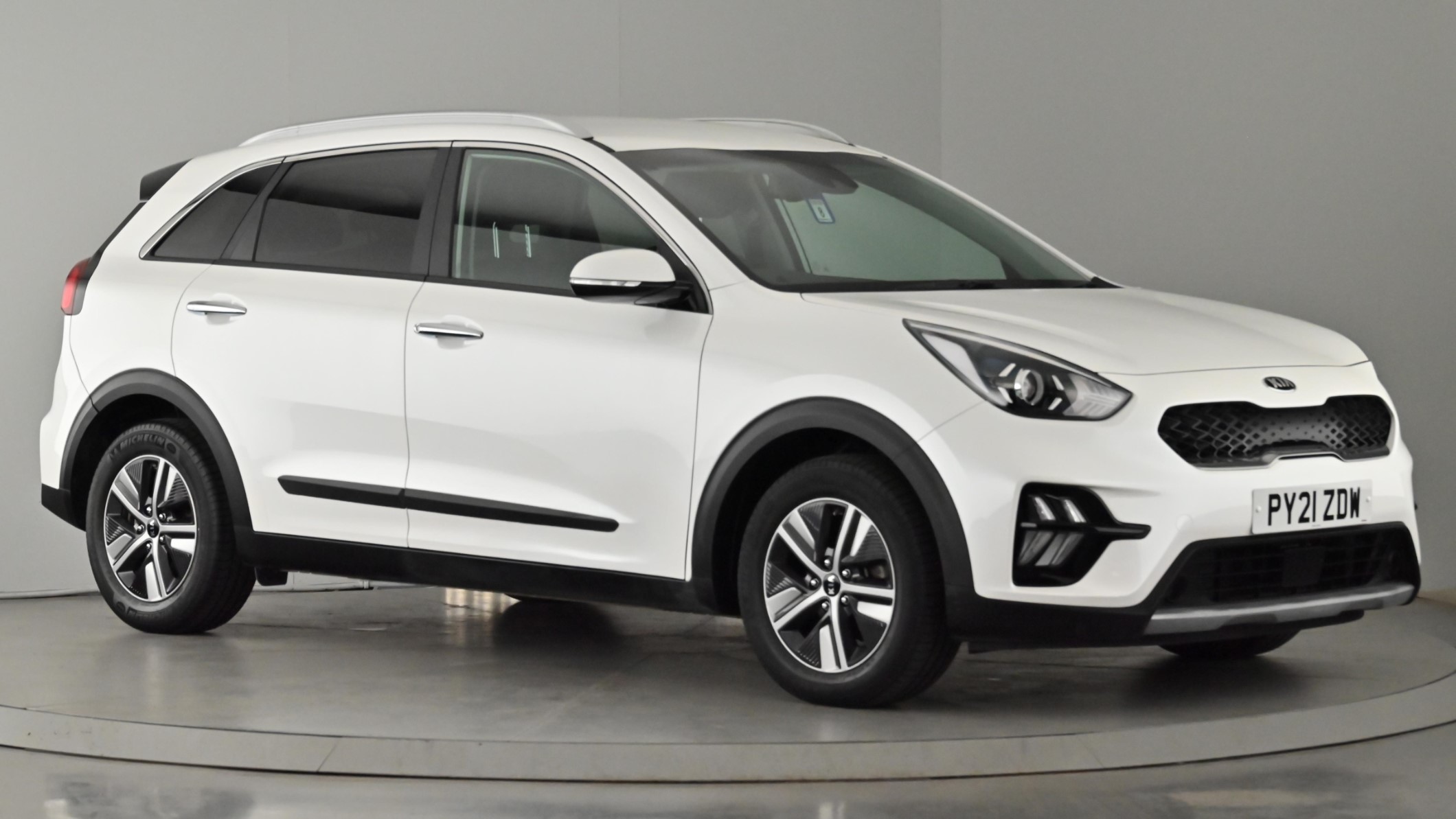 Main listing image - Kia Niro