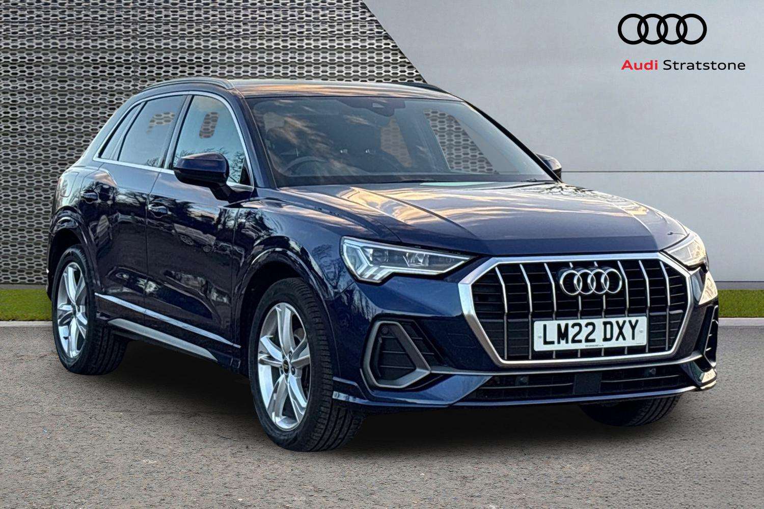Main listing image - Audi Q3