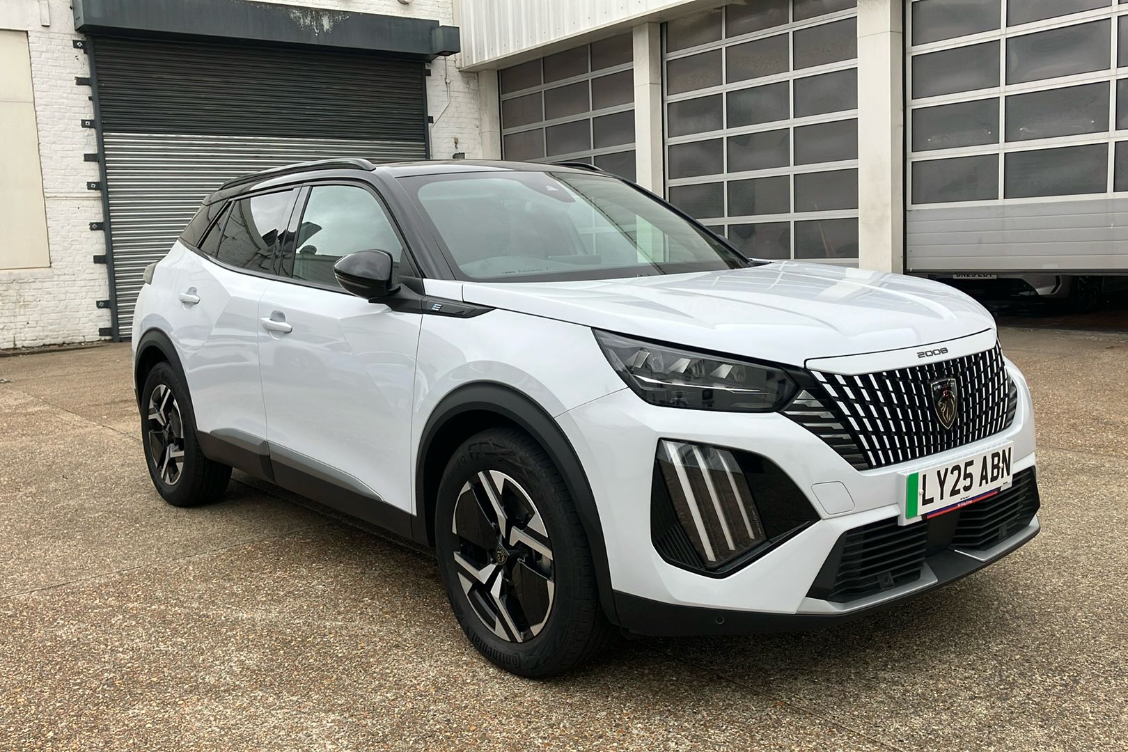 Main listing image - Peugeot 3008