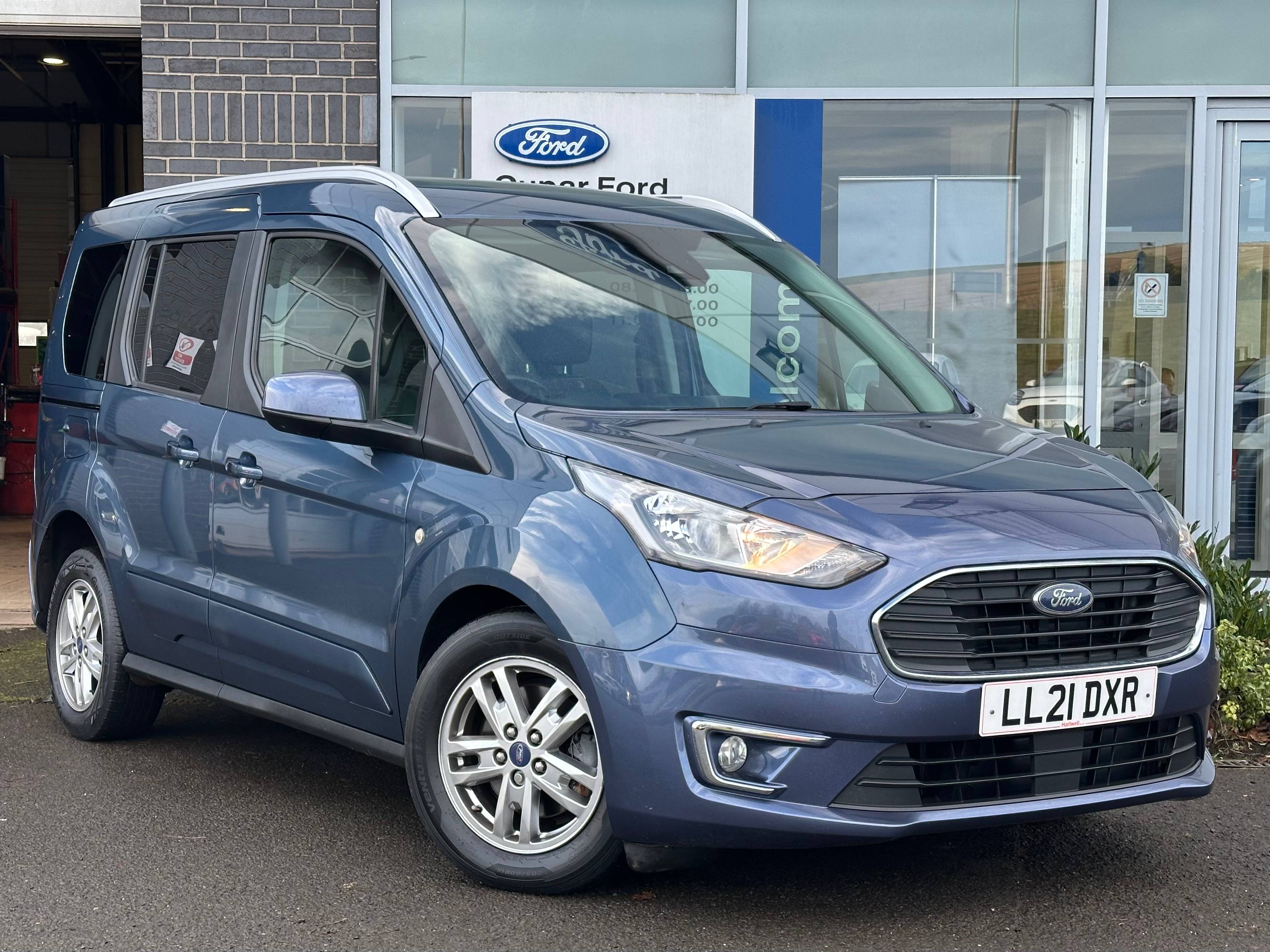 Main listing image - Ford Tourneo Connect