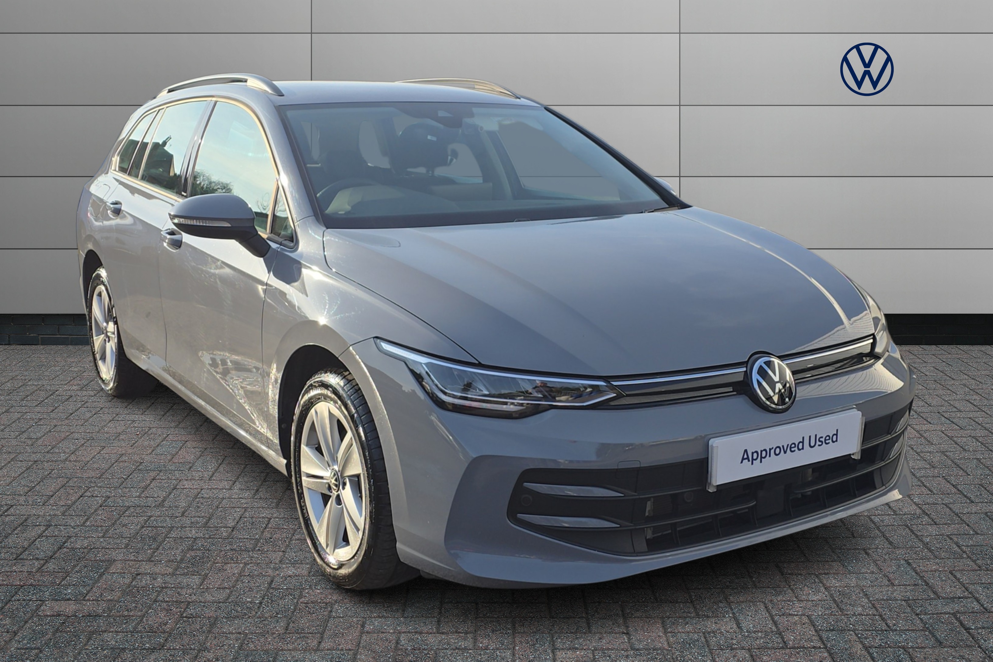 Main listing image - Volkswagen Golf Estate