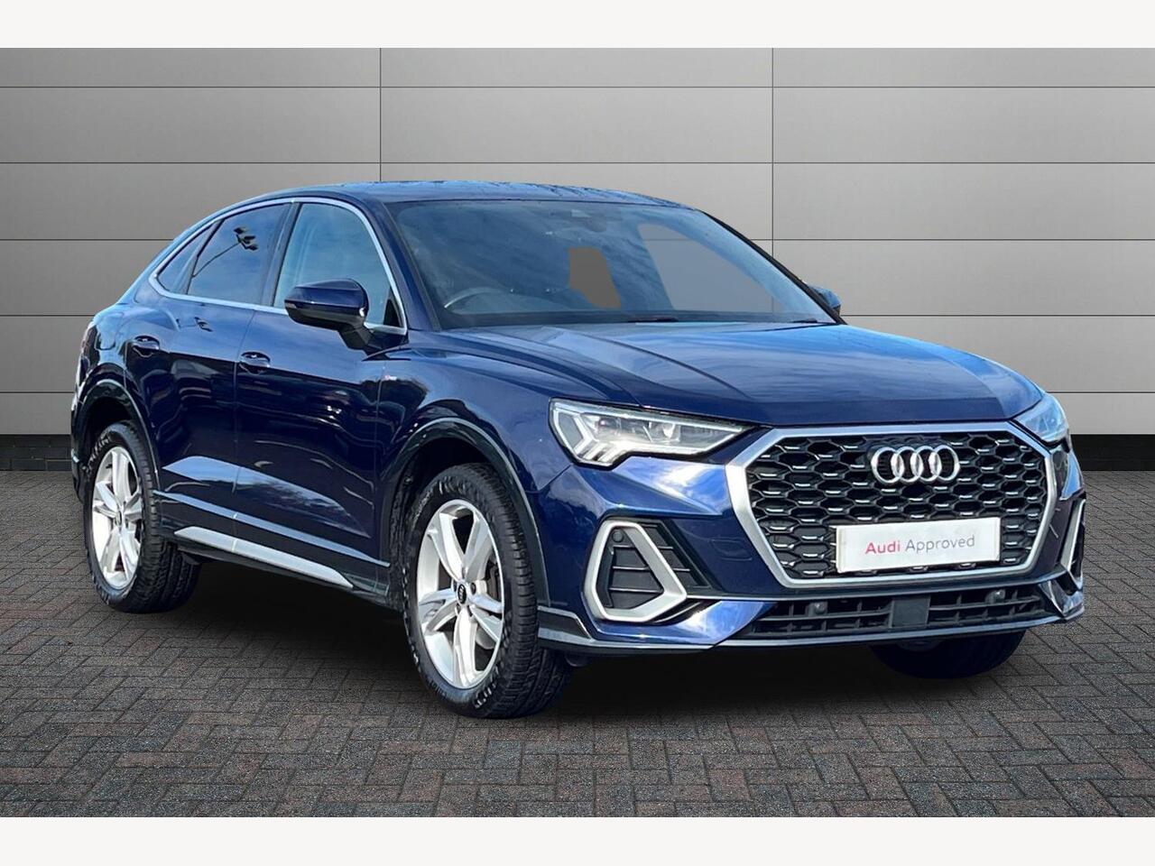 Main listing image - Audi Q3