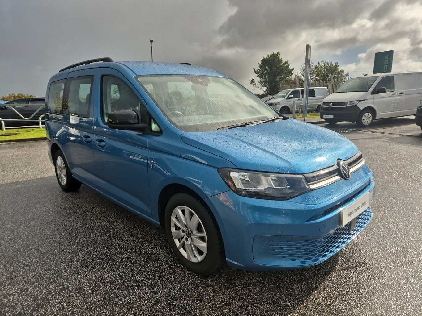 Main listing image - Volkswagen Caddy Maxi Life