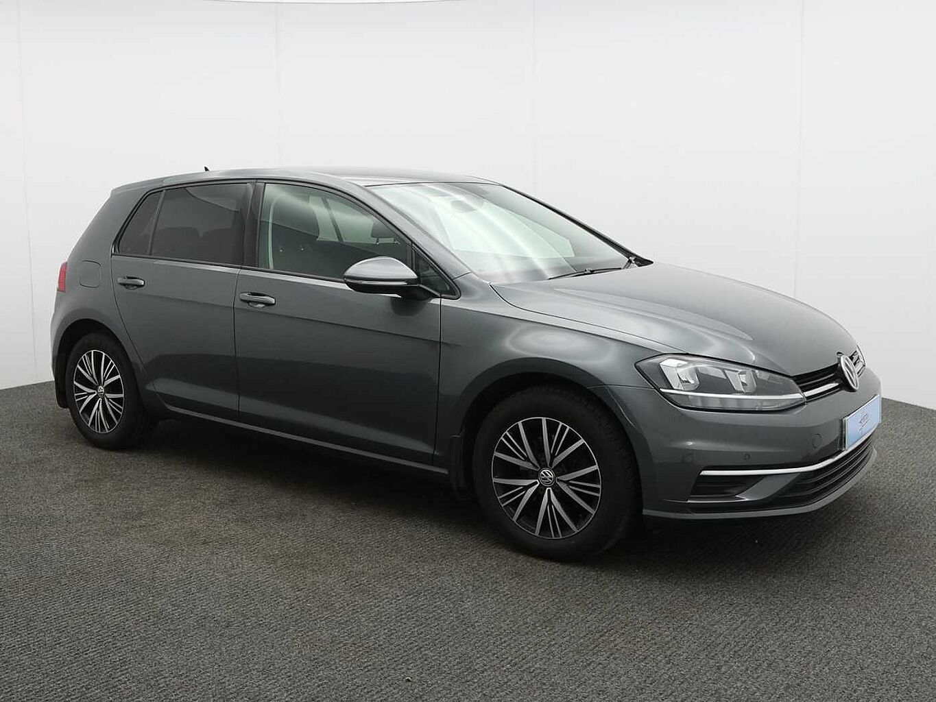 Main listing image - Volkswagen Golf