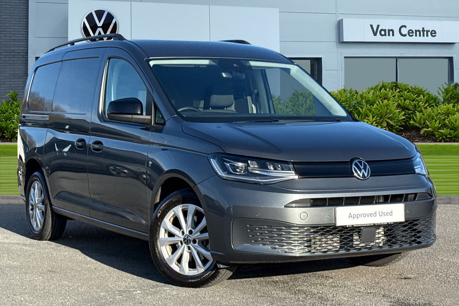 Main listing image - Volkswagen Caddy Maxi