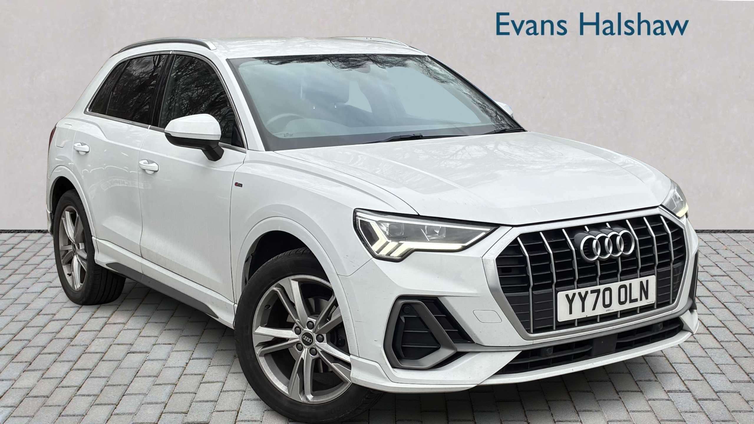 Main listing image - Audi Q3