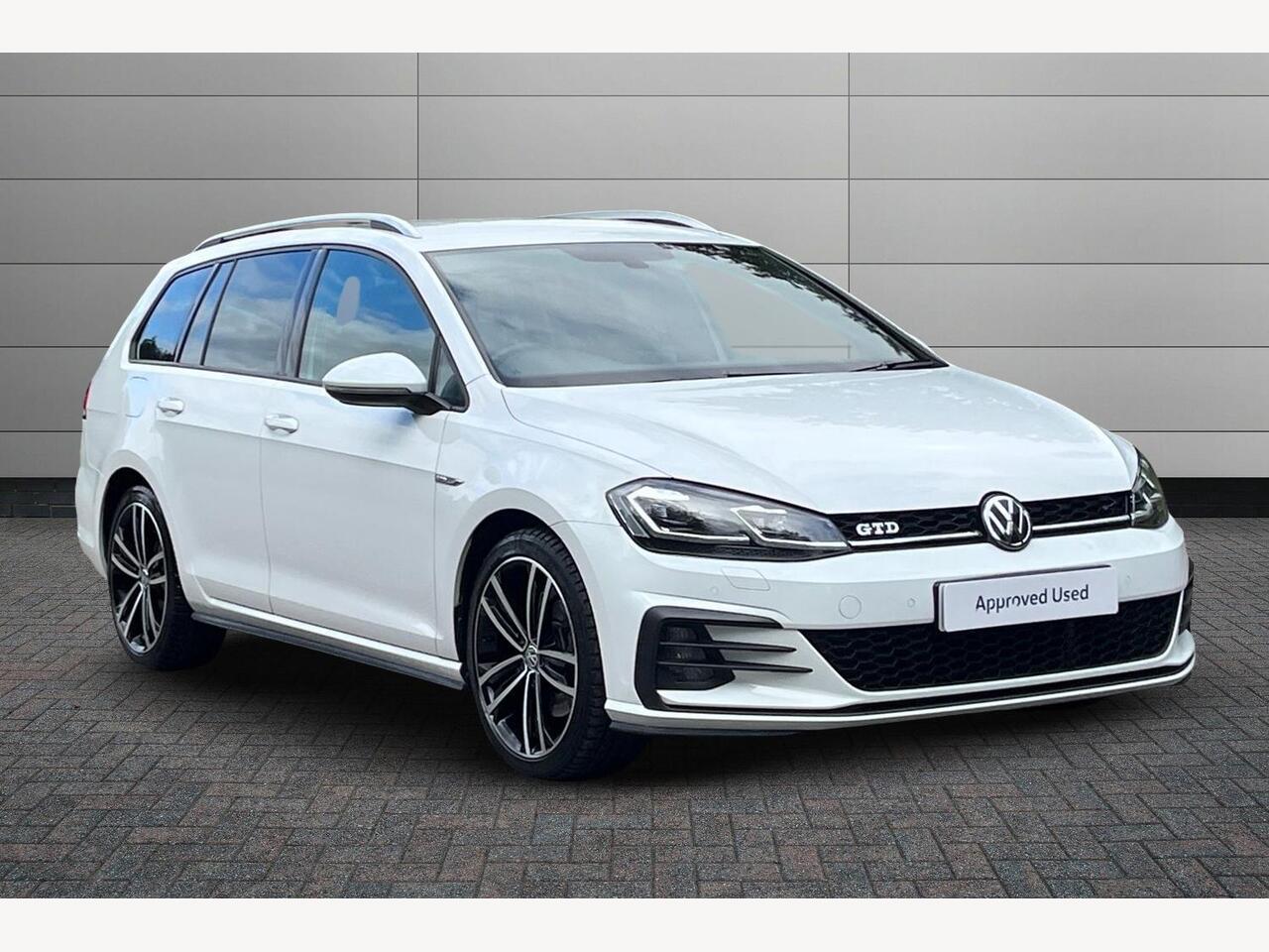 Main listing image - Volkswagen Golf Estate