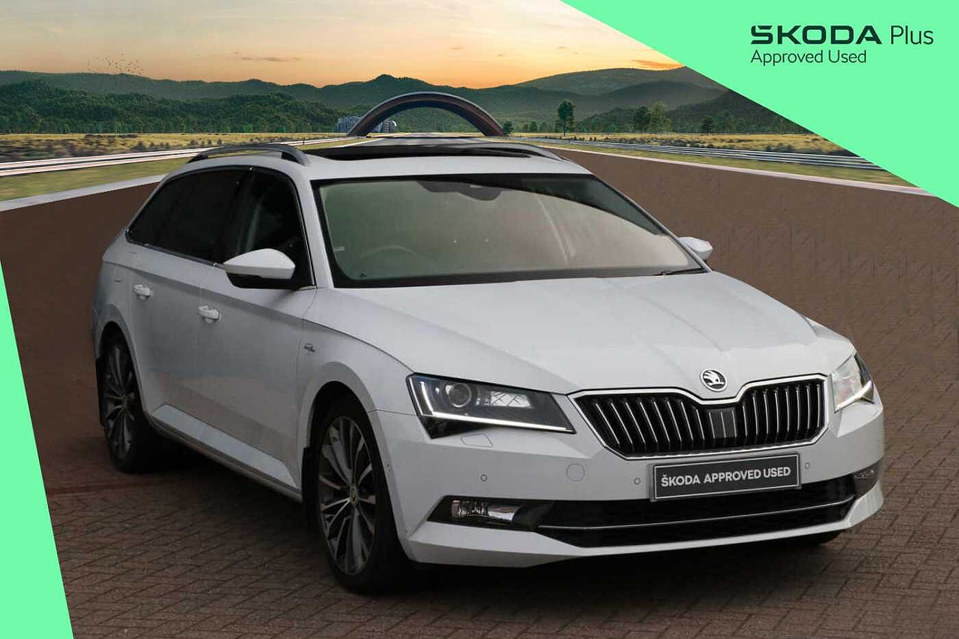 Main listing image - Skoda Superb Estate