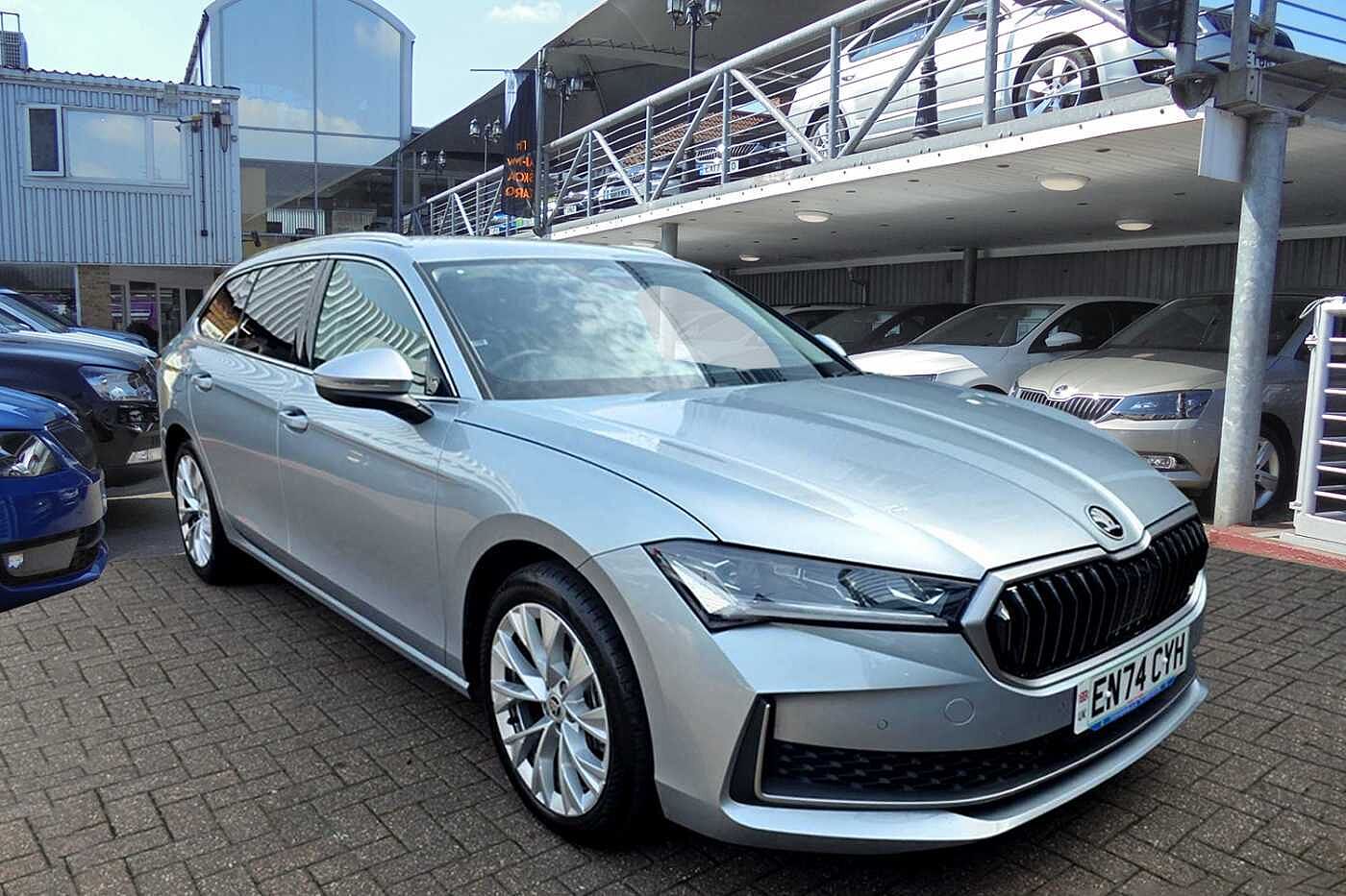 Main listing image - Skoda Superb Estate