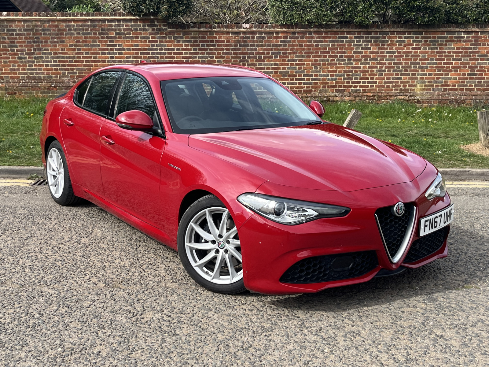 Main listing image - Alfa Romeo Giulia