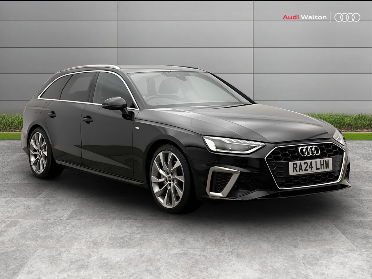 Main listing image - Audi A4
