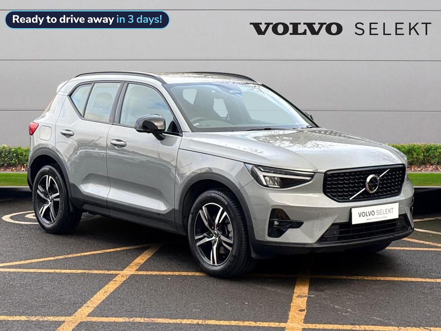 Main listing image - Volvo XC40