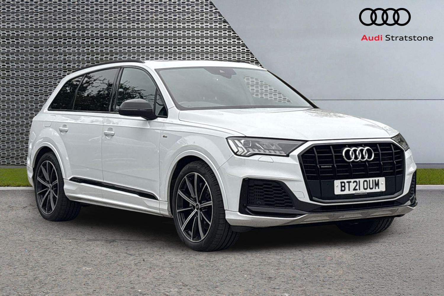 Main listing image - Audi Q7