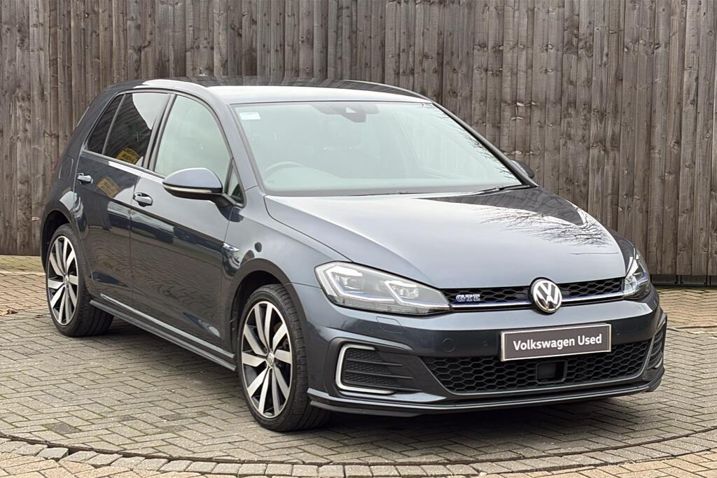 Main listing image - Volkswagen Golf GTE