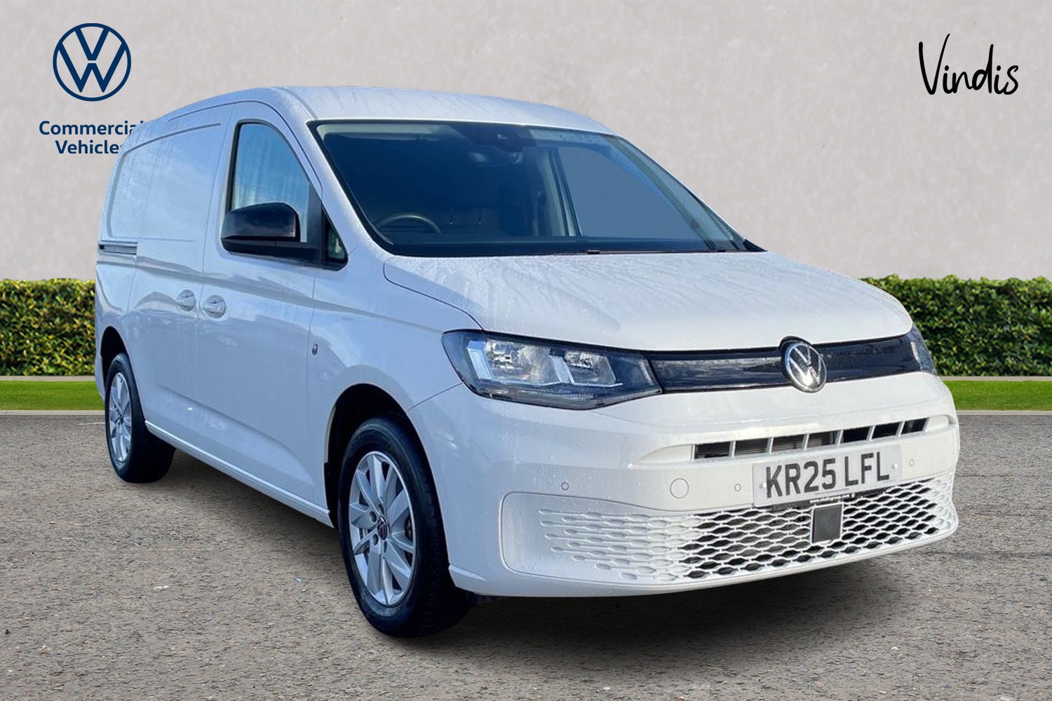 Main listing image - Volkswagen Caddy Maxi