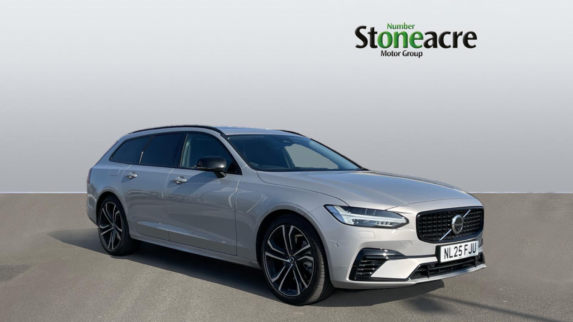 Main listing image - Volvo V90